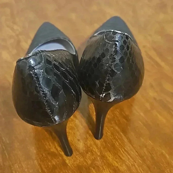 Johnston & Murphy Leather Heels - Picture 5 of 8